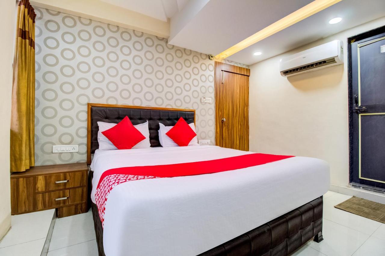 Oyo 81625 Hotel Radhika Manmad Ngoại thất bức ảnh